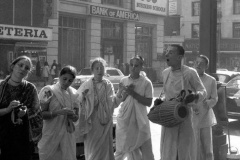 1237-8-sankirtana