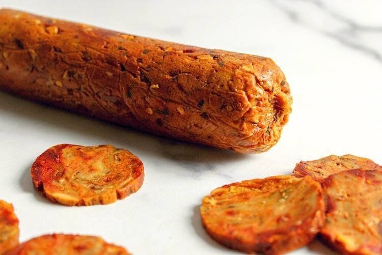 Веганская пепперони
