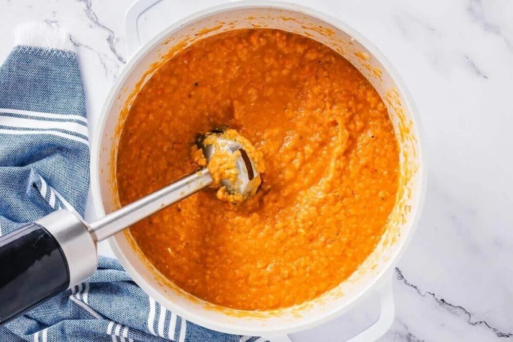 Крупные кусочки запечённых кабачков и моркови в пакетике для запекания